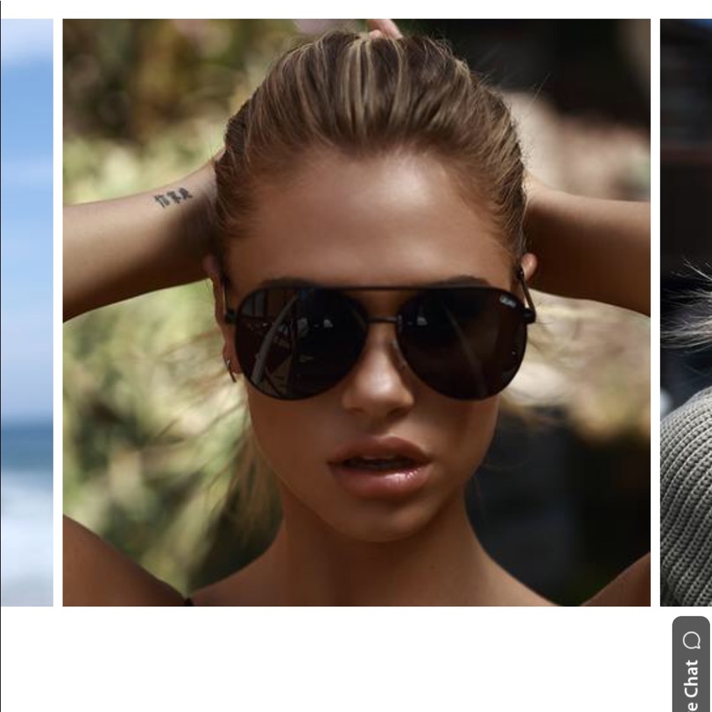 Quay Vivienne in Black/Smoke, oversized aviators